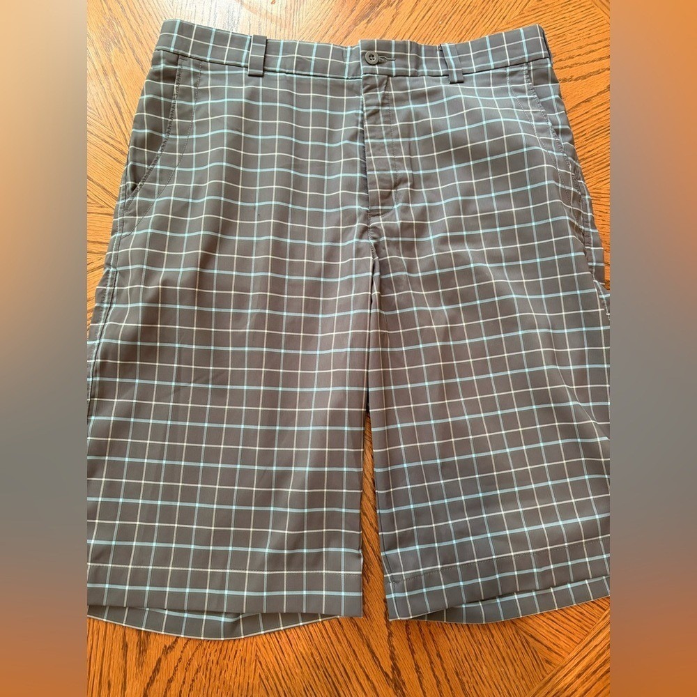 Nike Golf Mens Plaid Shorts Size 34 Polyester Spandex Casual Chino Athletic